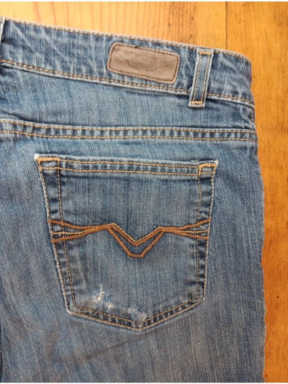 Harley Davidson Jeans Women 8 Regular Bootcut Embroidered Pocket Distressed Read - Picture 2 of 12